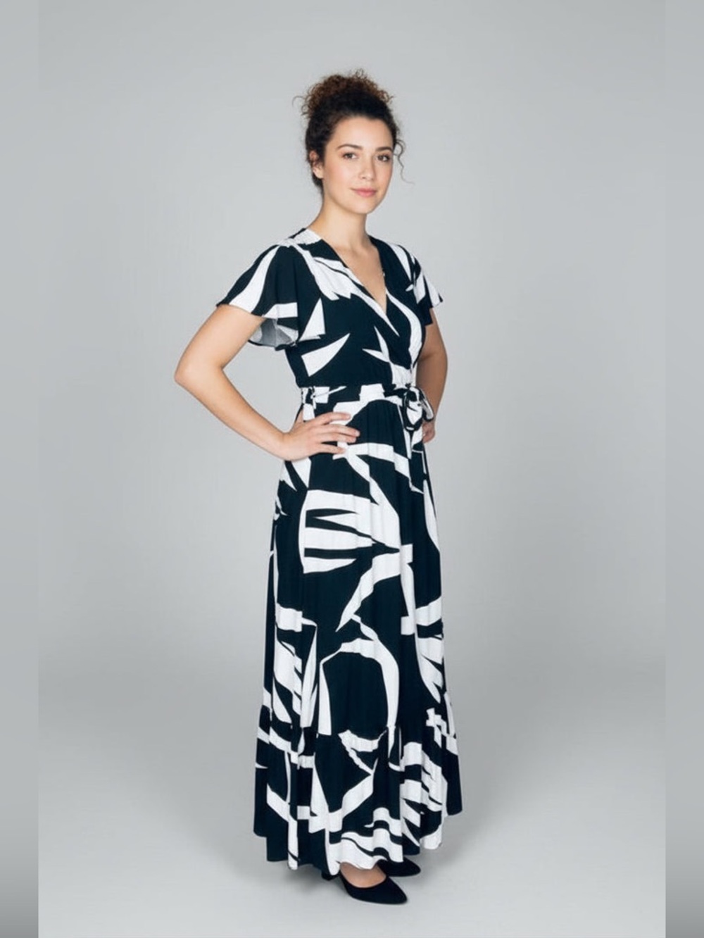 Black & White Crossover Top Floral Long Dress With Tie Belt - Picture 5 of 9